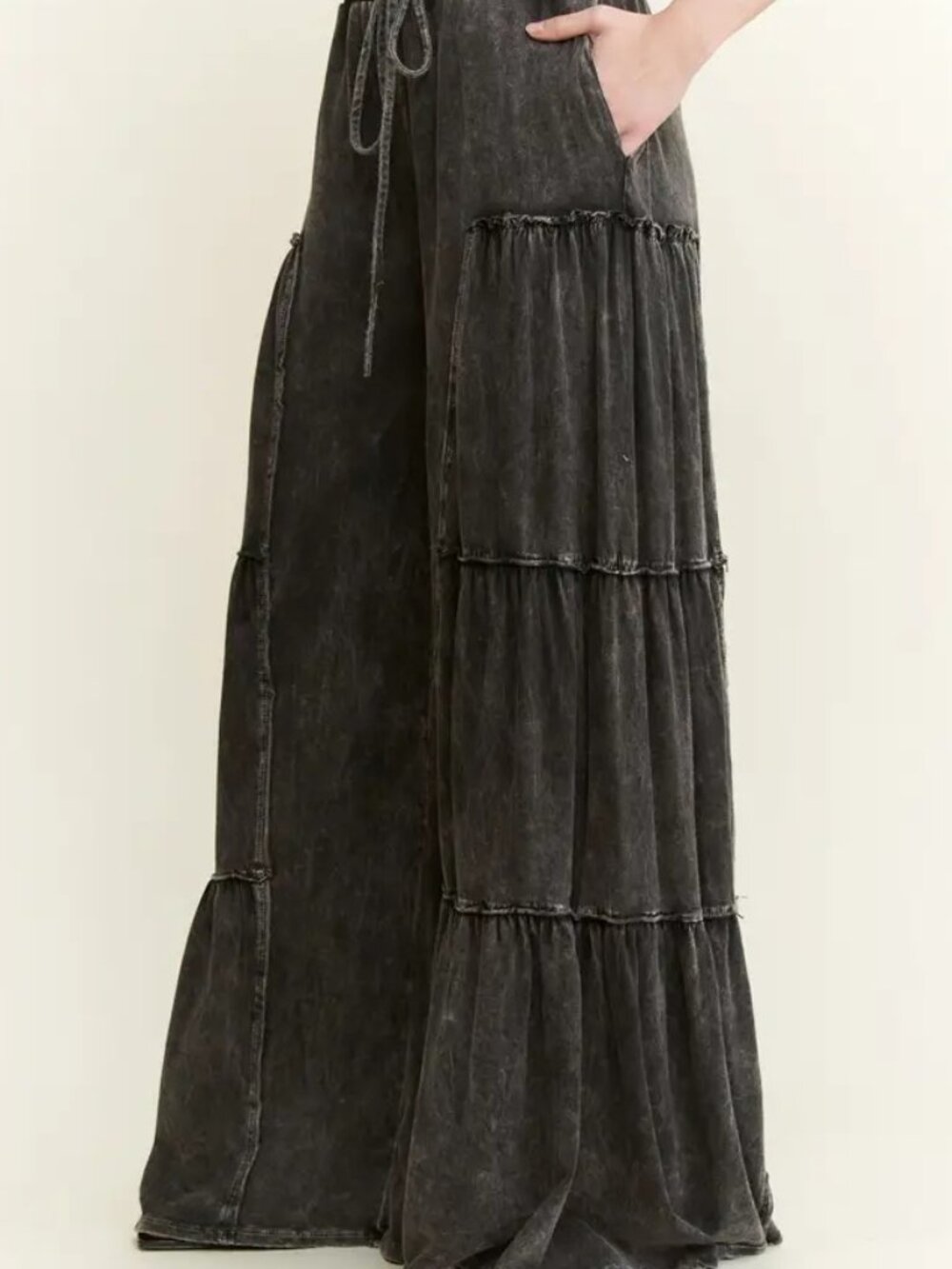 NWT Blue Velvet Black Wide-Leg Tiered Pants size- MEDIUM